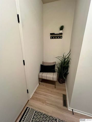 15127 Tibbles Street, Omaha, NE 68116