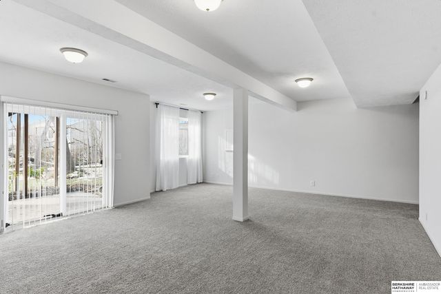 15127 Tibbles Street, Omaha, NE 68116