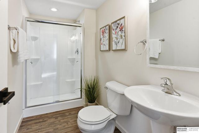 15127 Tibbles Street, Omaha, NE 68116