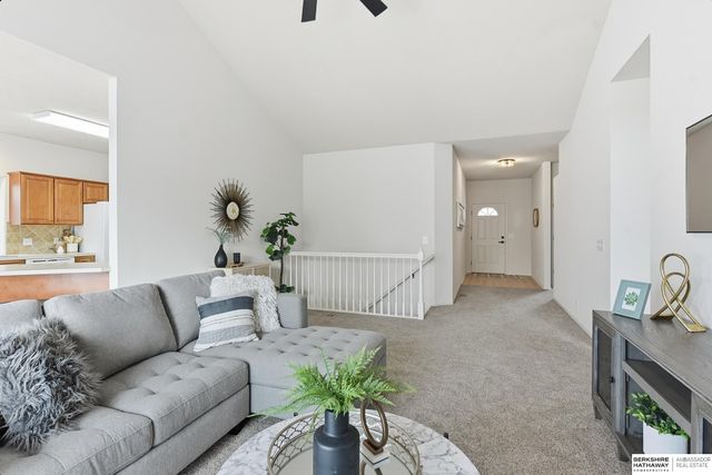 15127 Tibbles Street, Omaha, NE 68116