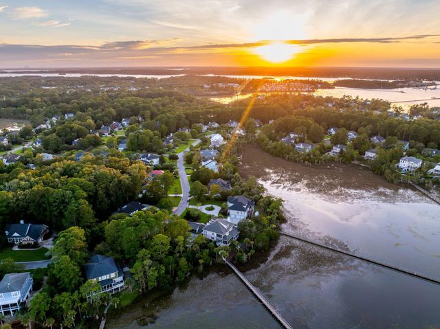 2384 Darts Cove Way, Mount Pleasant, SC 29466
