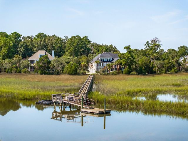 2384 Darts Cove Way, Mount Pleasant, SC 29466