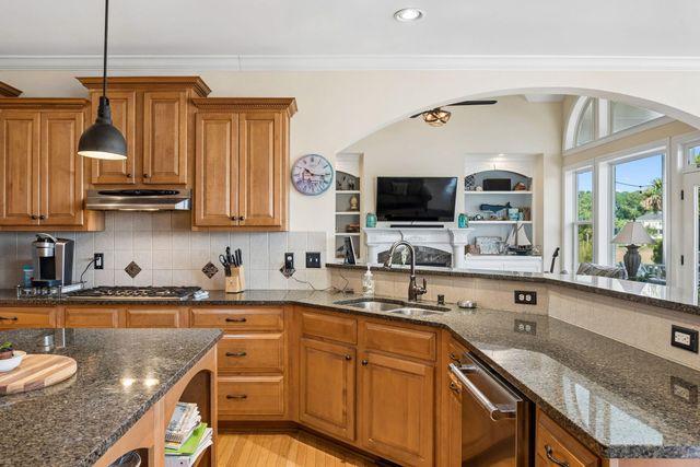 2384 Darts Cove Way, Mount Pleasant, SC 29466