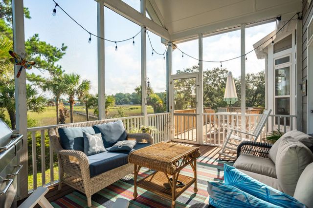 2384 Darts Cove Way, Mount Pleasant, SC 29466