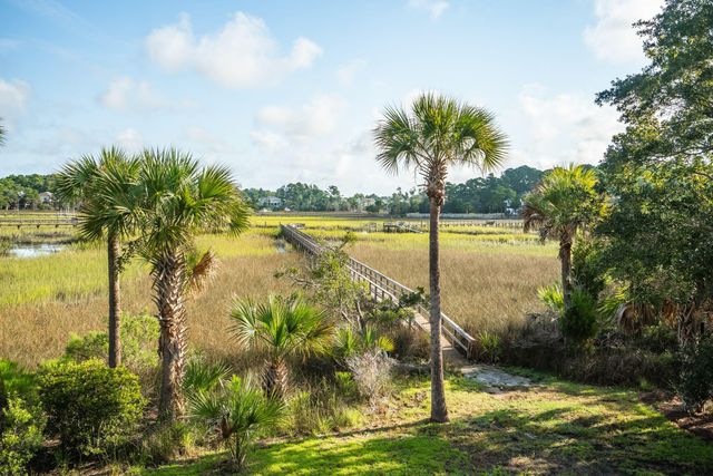 2384 Darts Cove Way, Mount Pleasant, SC 29466