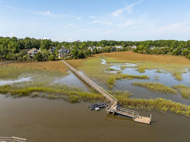 2384 Darts Cove Way, Mount Pleasant, SC 29466