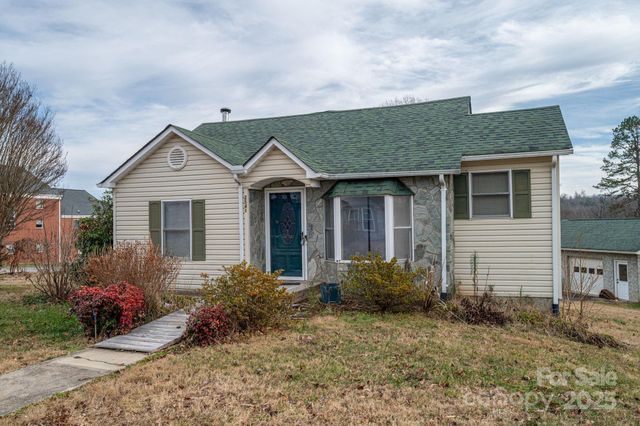 2541 Grandview Circle SW, Lenoir, NC 28645