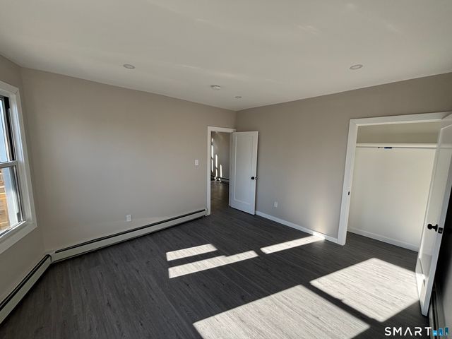 82 Waldorf Avenue, Bridgeport, CT 06605