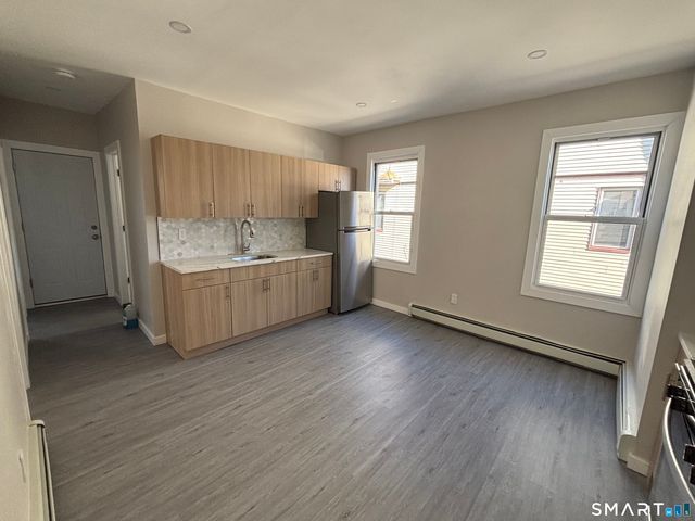 82 Waldorf Avenue, Bridgeport, CT 06605