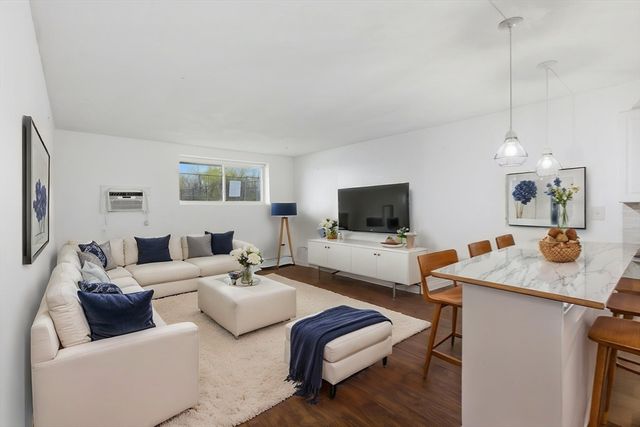 1000 Governors Dr 4, Winthrop, MA 02152