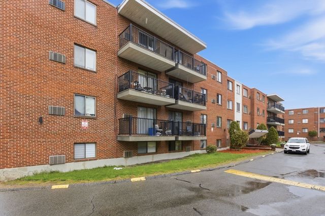 1000 Governors Dr 4, Winthrop, MA 02152