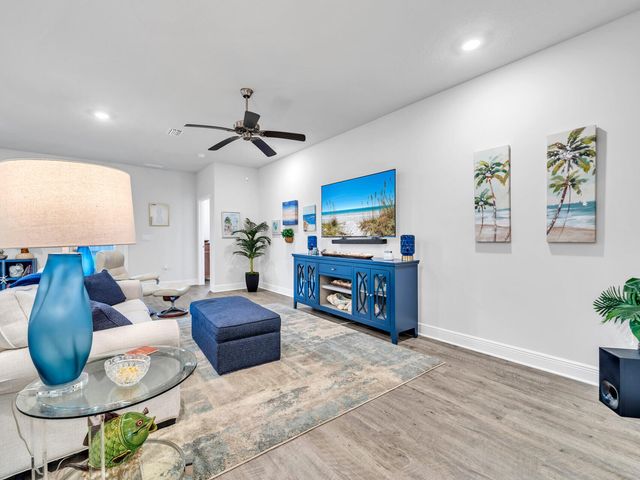 131 W Oak Trees Lane, Freeport, FL 32439