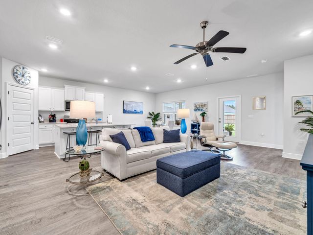 131 W Oak Trees Lane, Freeport, FL 32439