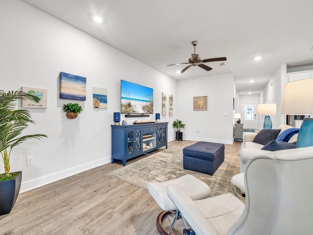 131 W Oak Trees Lane, Freeport, FL 32439