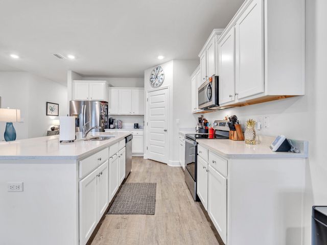 131 W Oak Trees Lane, Freeport, FL 32439