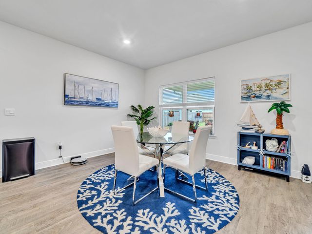 131 W Oak Trees Lane, Freeport, FL 32439