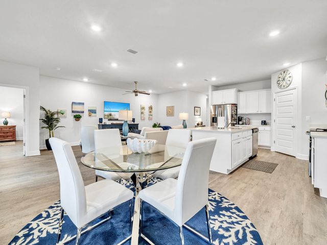 131 W Oak Trees Lane, Freeport, FL 32439