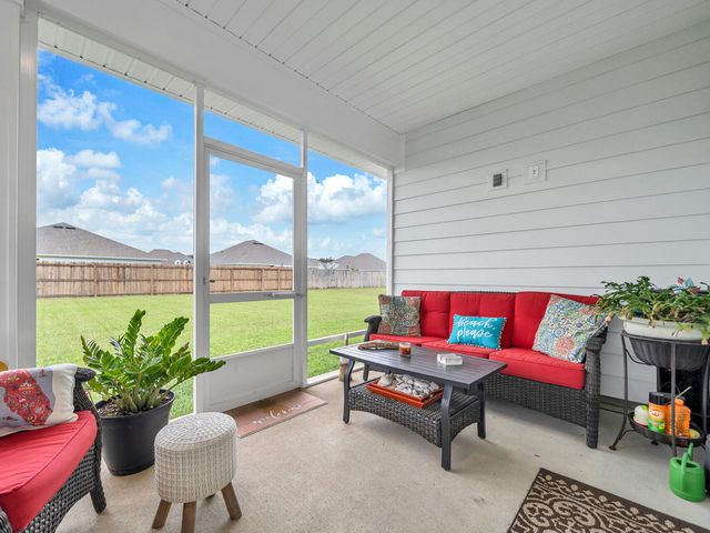 131 W Oak Trees Lane, Freeport, FL 32439