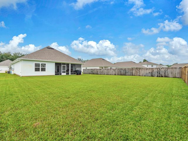 131 W Oak Trees Lane, Freeport, FL 32439