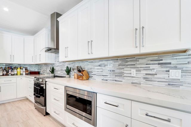 27 WILLOW Road, Tequesta, FL 33469