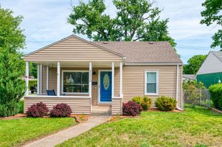 25550 Pennie Street, Dearborn Heights, MI 48125