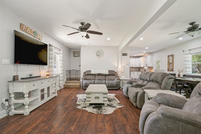 2341 Oak Leaf Trail, Cleburne, TX 76031