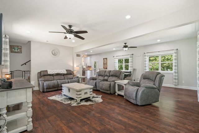 2341 Oak Leaf Trail, Cleburne, TX 76031