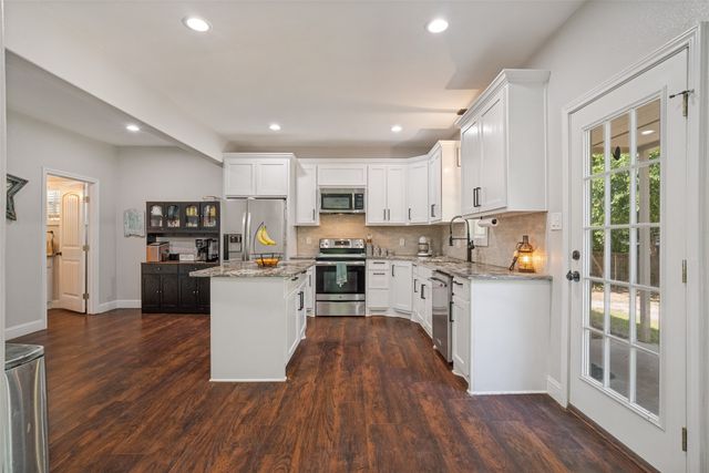 2341 Oak Leaf Trail, Cleburne, TX 76031