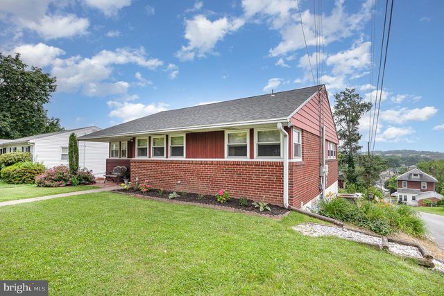 3011 GREENWOOD ST, Harrisburg, PA 17111