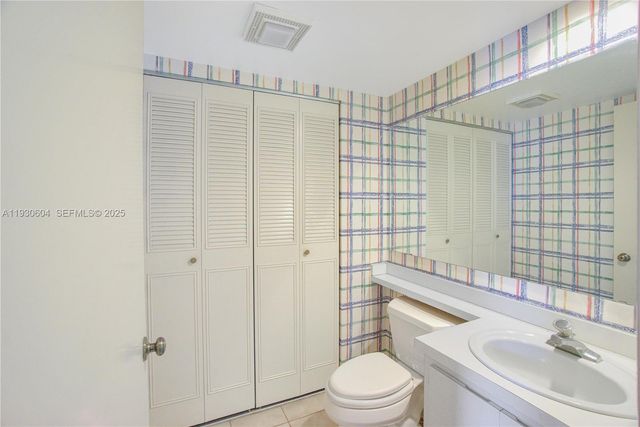 1515 15th Ct, Palm Beach Gardens, FL 33410