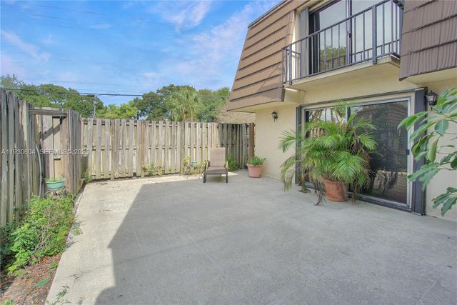 1515 15th Ct, Palm Beach Gardens, FL 33410