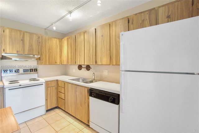 1515 15th Ct, Palm Beach Gardens, FL 33410