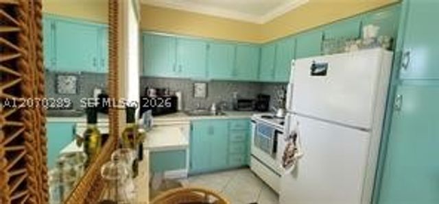 1000 SW 11th Ave 10E, Hallandale Beach, FL 33009