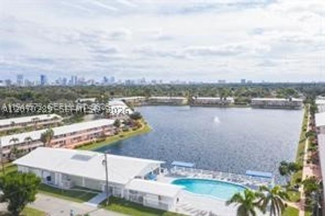 1000 SW 11th Ave 10E, Hallandale Beach, FL 33009