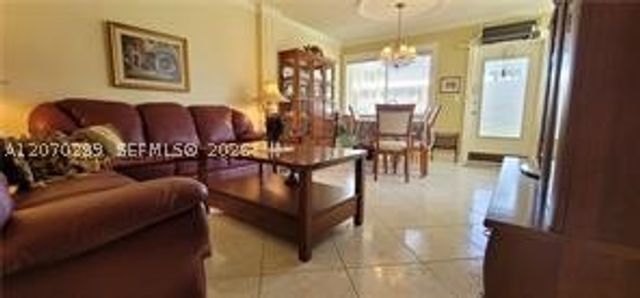 1000 SW 11th Ave 10E, Hallandale Beach, FL 33009