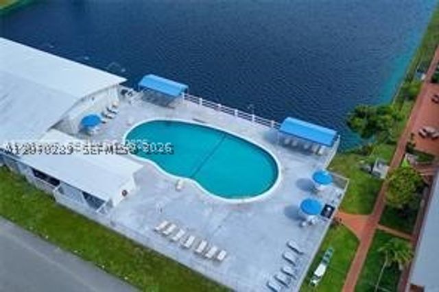1000 SW 11th Ave 10E, Hallandale Beach, FL 33009