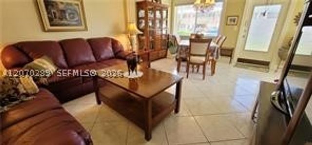 1000 SW 11th Ave 10E, Hallandale Beach, FL 33009