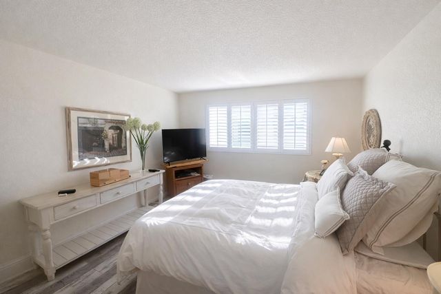 20 Colonial Club Drive 200, Boynton Beach, FL 33435