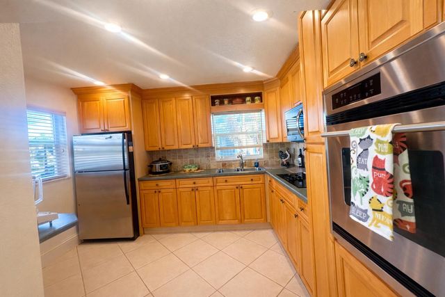 20 Colonial Club Drive 200, Boynton Beach, FL 33435