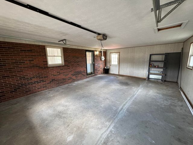 205 Highridge Drive, Flemingsburg, KY 41041