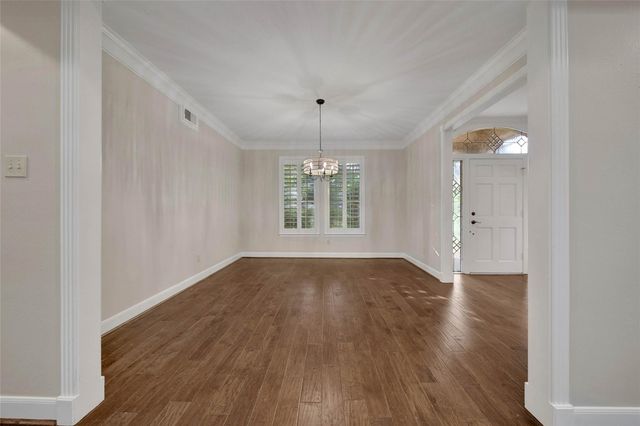 5814 Woodland Creek Drive, Kingwood, TX 77345