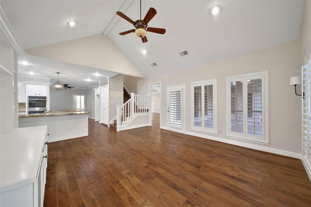 5814 Woodland Creek Drive, Kingwood, TX 77345
