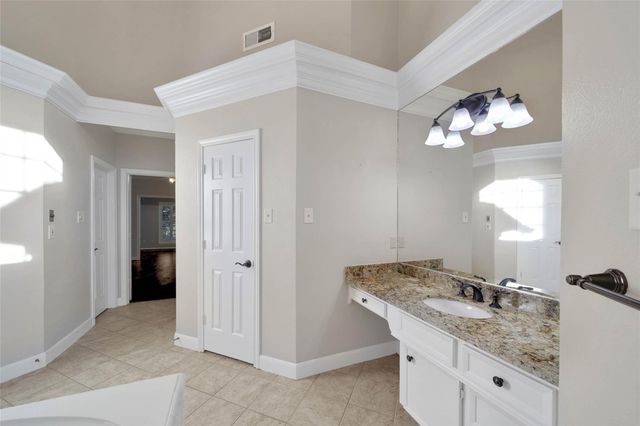 5814 Woodland Creek Drive, Kingwood, TX 77345