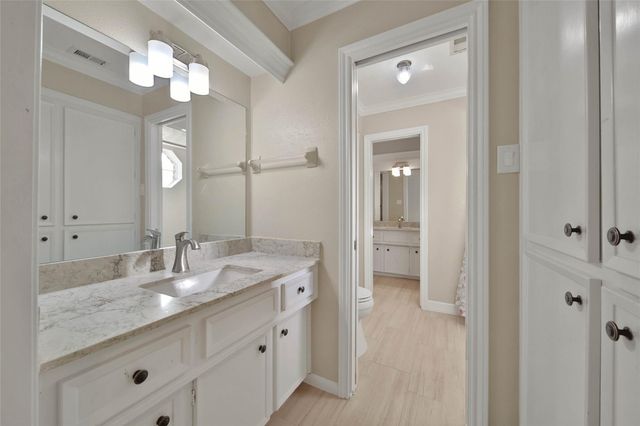 5814 Woodland Creek Drive, Kingwood, TX 77345