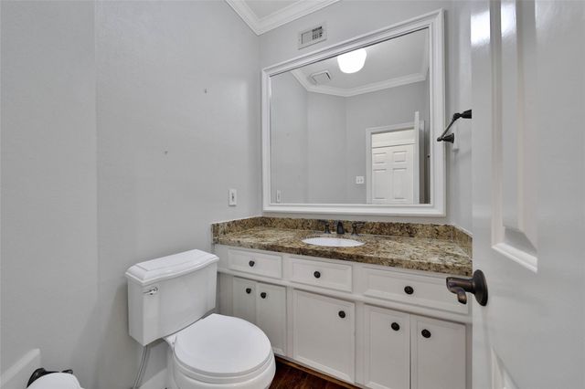 5814 Woodland Creek Drive, Kingwood, TX 77345