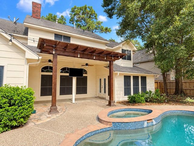 5814 Woodland Creek Drive, Kingwood, TX 77345