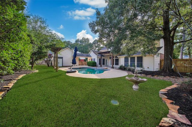 5814 Woodland Creek Drive, Kingwood, TX 77345