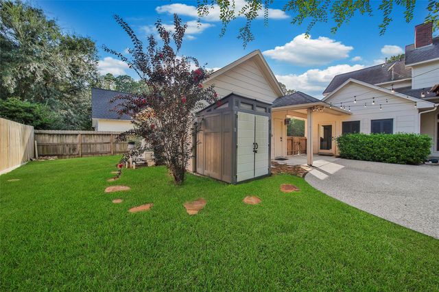 5814 Woodland Creek Drive, Kingwood, TX 77345