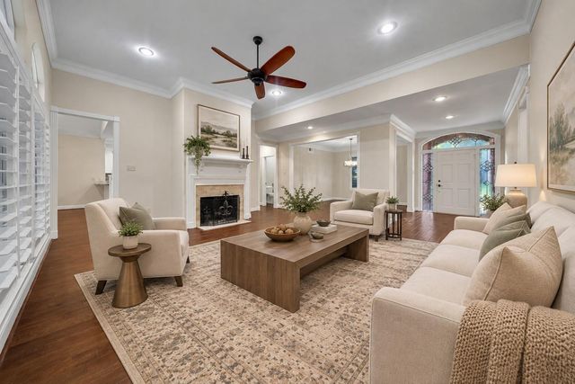 5814 Woodland Creek Drive, Kingwood, TX 77345