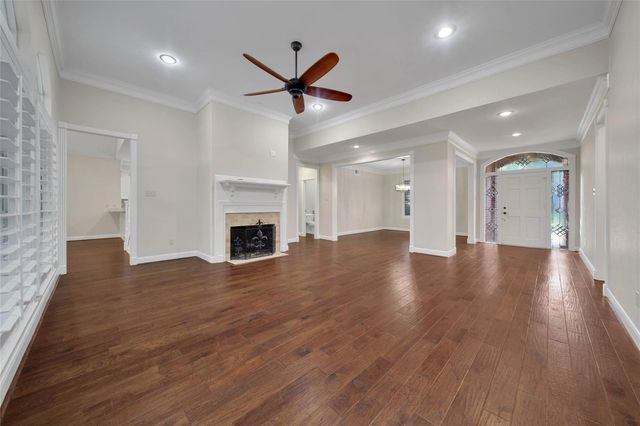 5814 Woodland Creek Drive, Kingwood, TX 77345